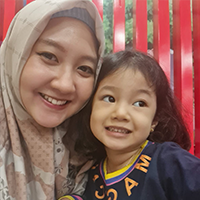 Ibu Mella (Mom Leeona)